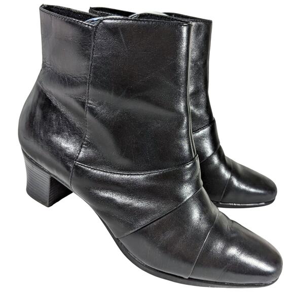 NWOT! EASY SPIRIT! BLACK GENUINE LEATHER LAYERED DETAIL ANKLE BOOTS! SZ 6.5M - Picture 1 of 9